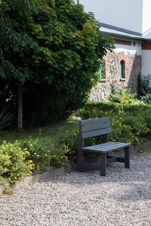 Ferienwohnung Gutshauszimmer Neu Gaarz Exterior foto