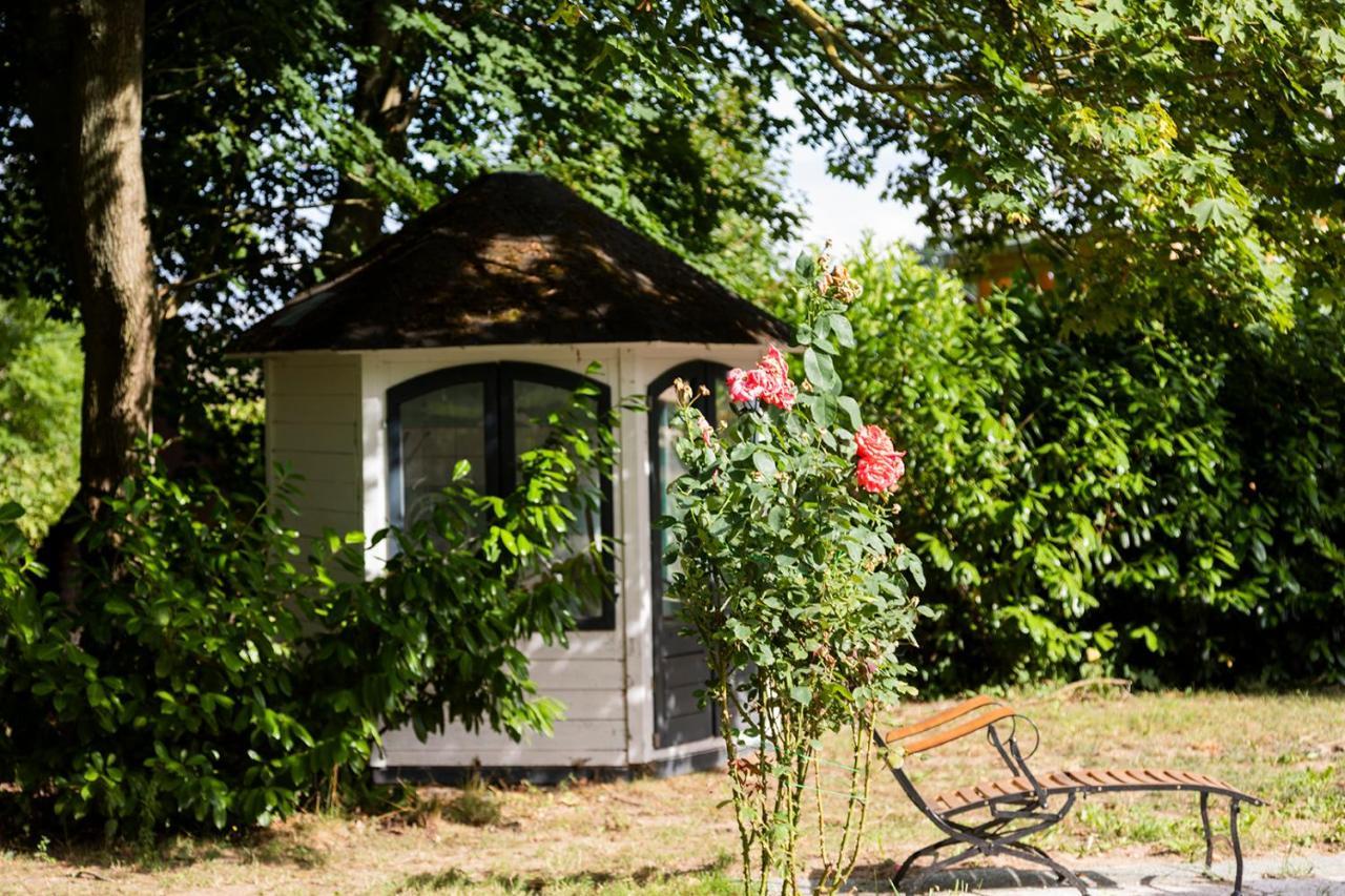 Ferienwohnung Gutshauszimmer Neu Gaarz Exterior foto