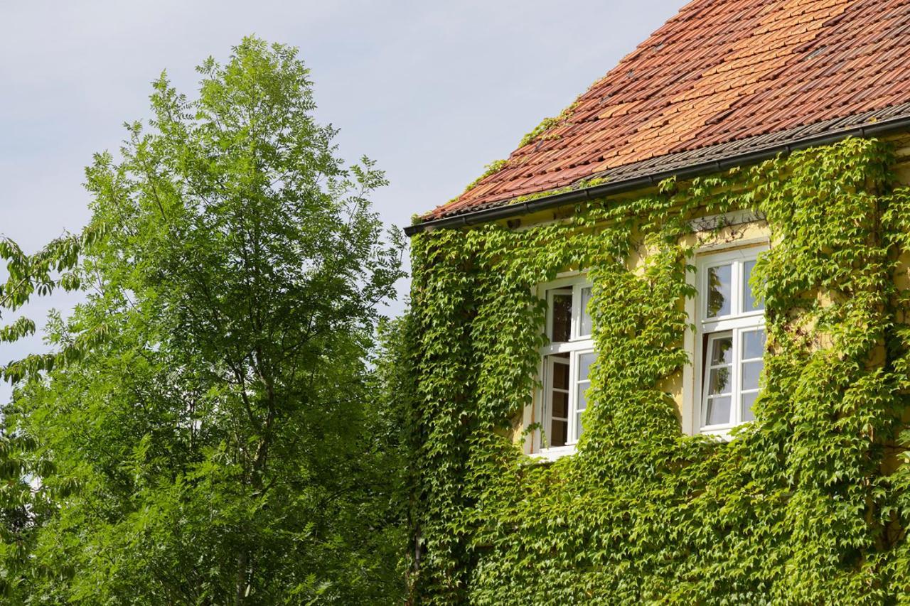 Ferienwohnung Gutshauszimmer Neu Gaarz Exterior foto