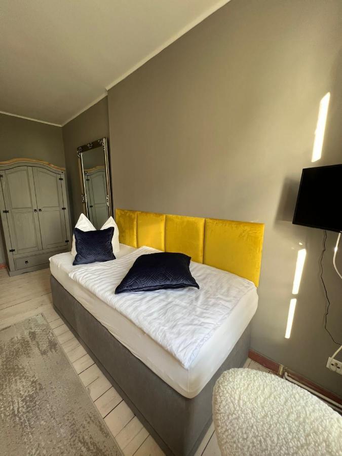 Gutshauszimmer Neu Gaarz Exterior foto