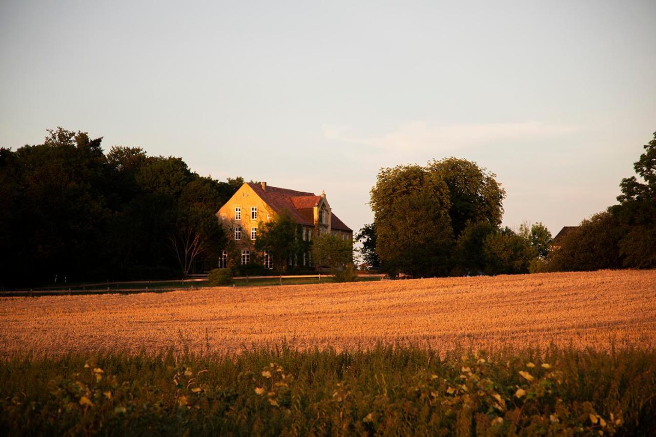 Ferienwohnung Gutshauszimmer Neu Gaarz Exterior foto